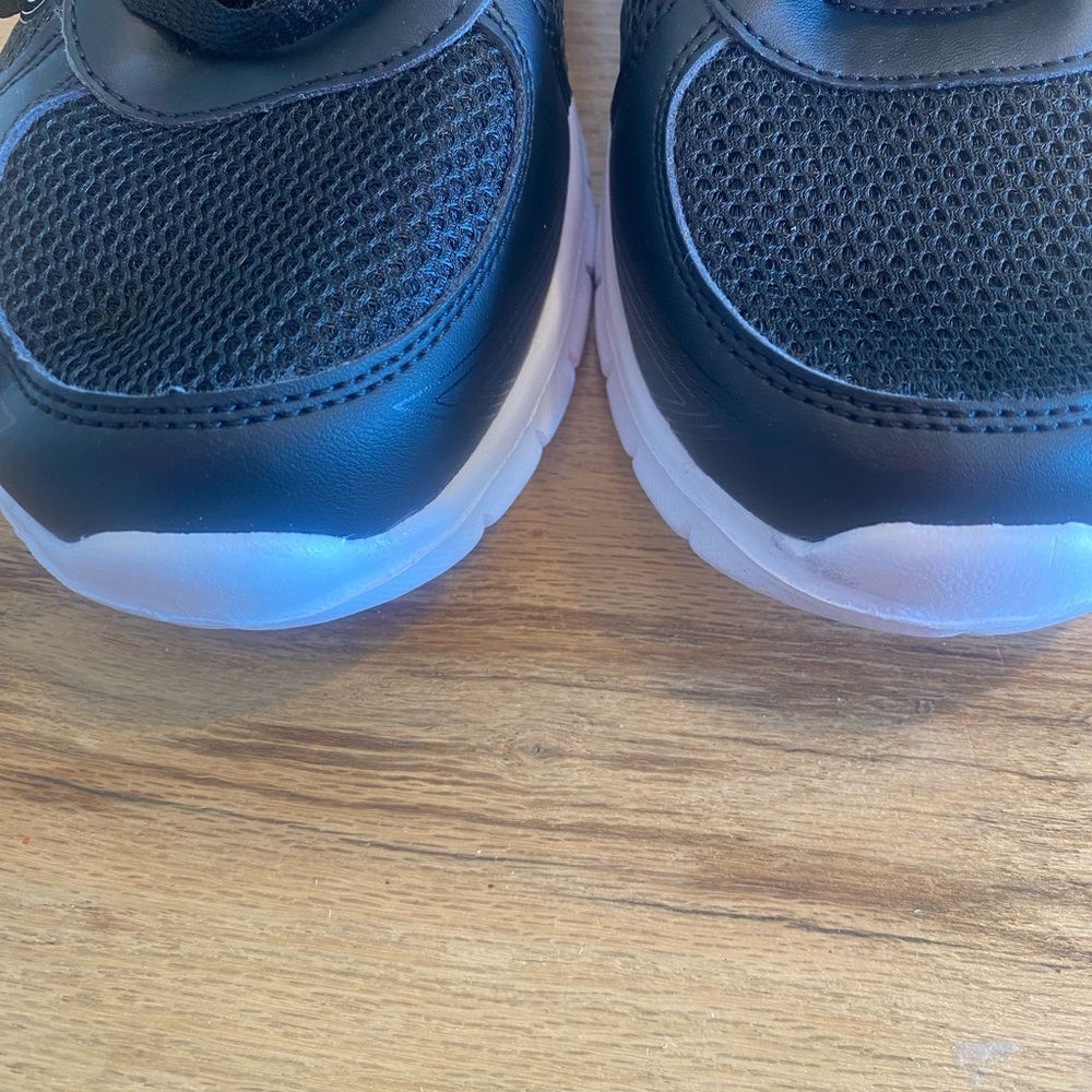 Black Athletic Women’s 9 Sneakers Shoes Nee - Picture 2 of 9